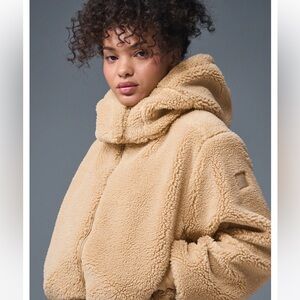 Alo Yoga Foxy Sherpa Jacket